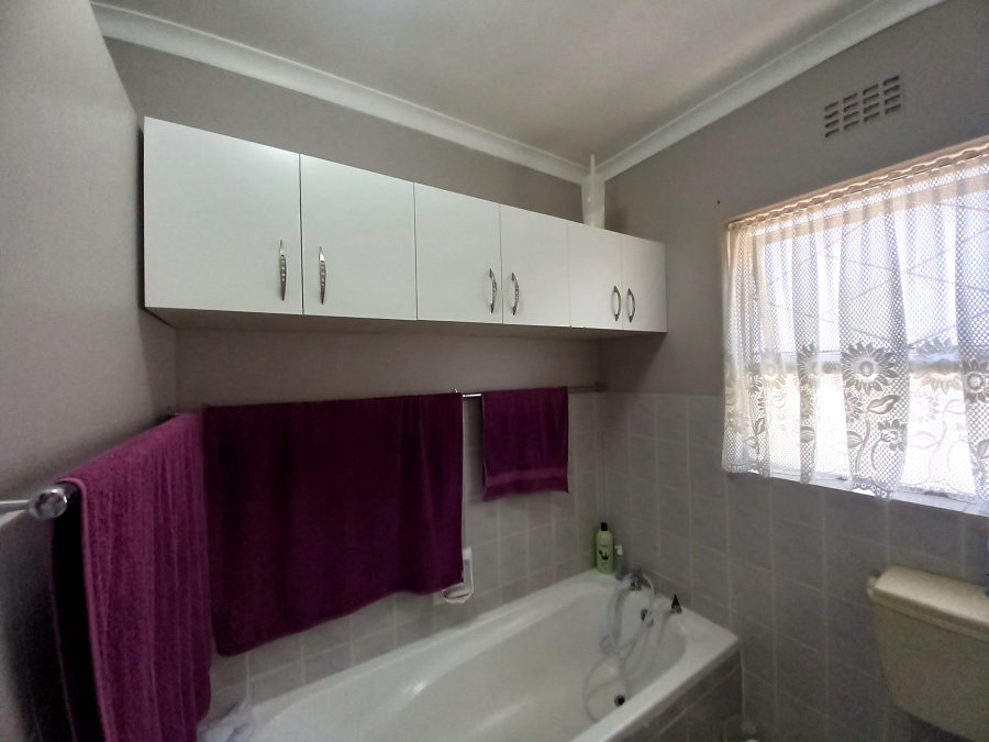 To Let 3 Bedroom Property for Rent in Bonnie Brae Western Cape